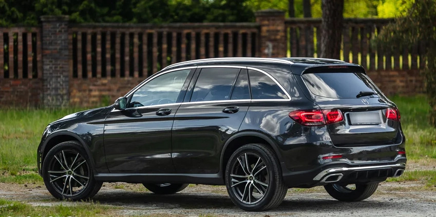 Mercedes-Benz GLC cena 175900 przebieg: 99000, rok produkcji 2020 z Jastrowie małe 742